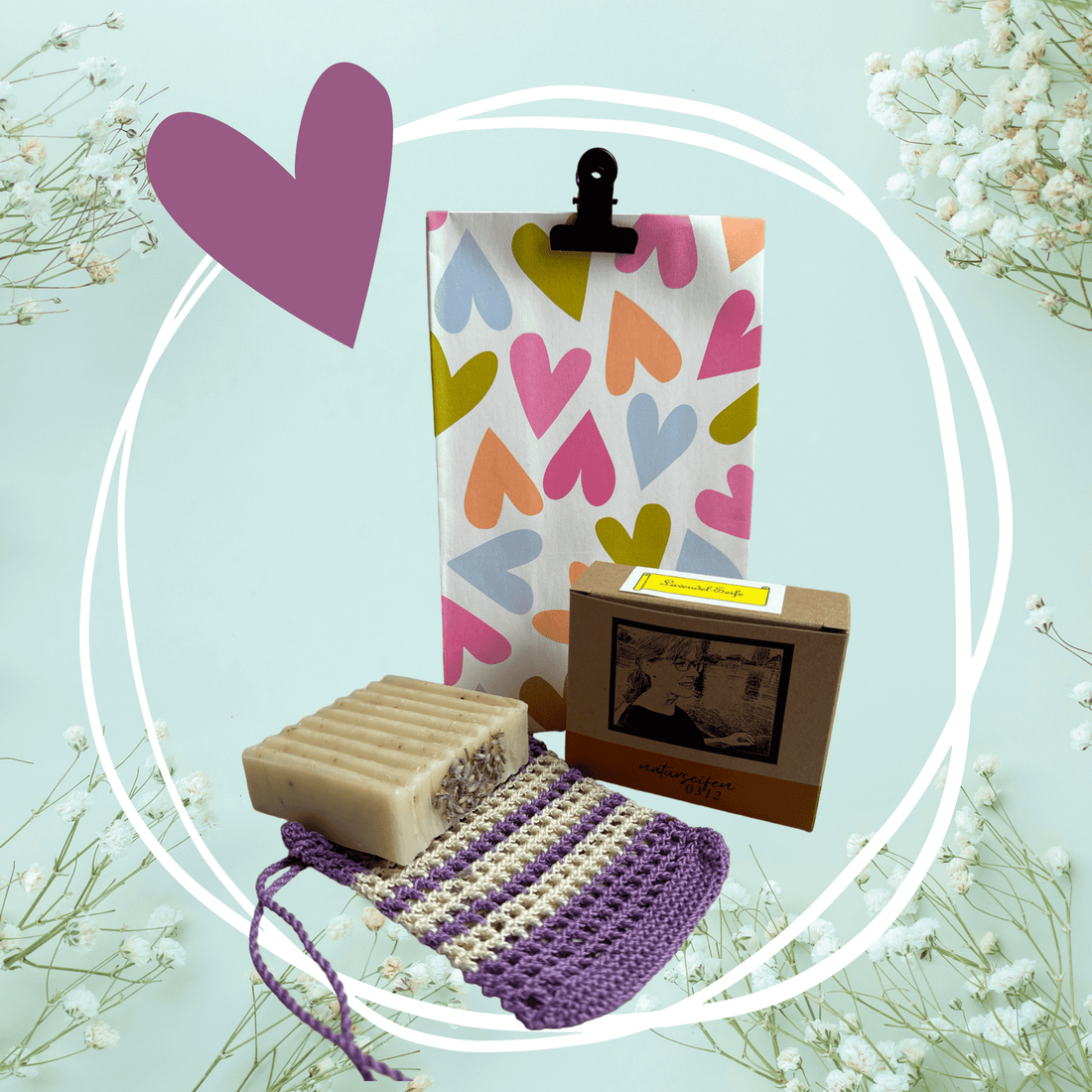 Geschenkset, Geschenkverpackungstüte, mit Klemme, Seifenschachtel für die Lavendel Naturseife, gehäkelter Waschbeutel lila beige