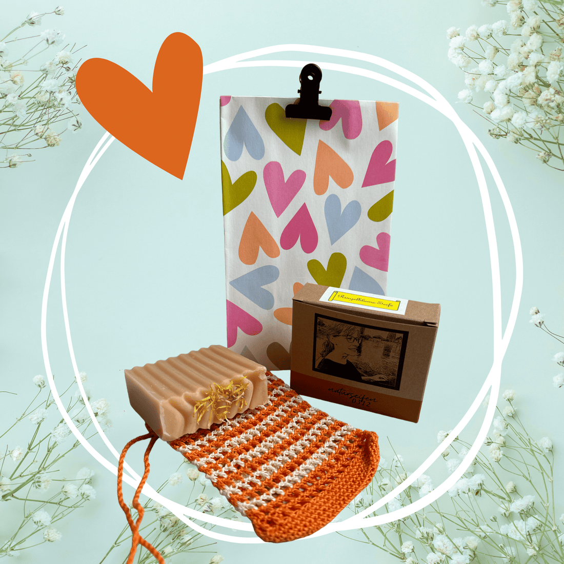 Geschenkset, Geschenkverpackungstüte, mit Klemme, Seifenschachtel für die Ringelblumen Naturseife, gehäkelter Waschbeutel orange beige